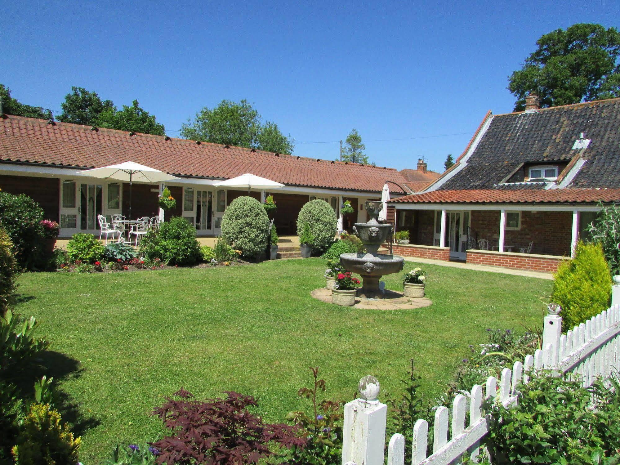 Bed and Breakfast Decoy Barn Fritton Экстерьер фото